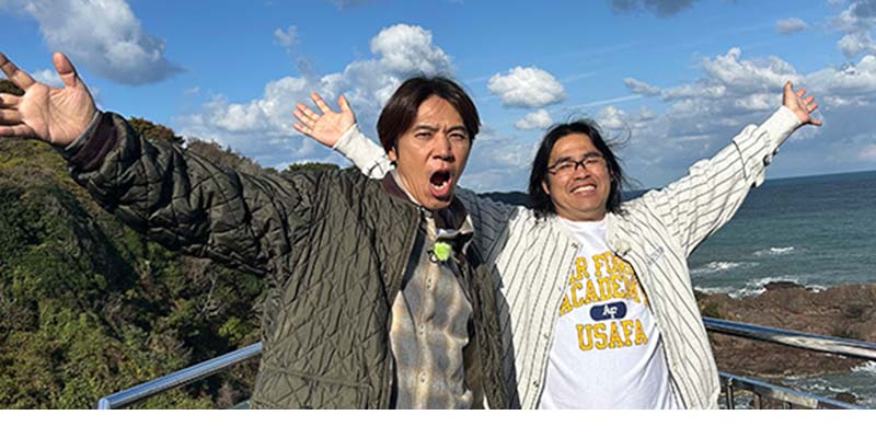 ロッチ（コカドケンタロウ 中岡創一）